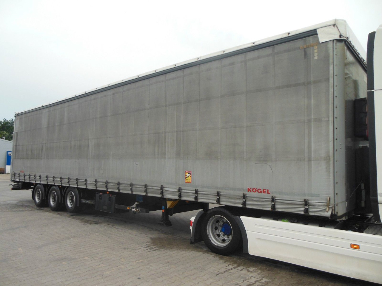 Kögel SN 24, LOWDECK, LIFTACHSE, SAF - Curtainsider semi-trailer: picture 3 Kögel SN 24, LOWDECK, LIFTACHSE, SAF - Curtainsider semi-trailer: picture 3