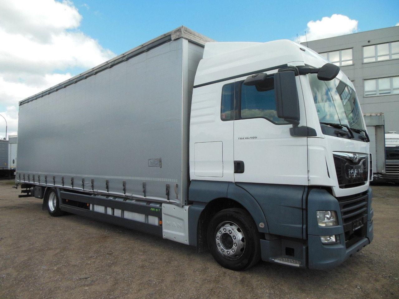 MAN TGX 18.460, XLX, VOLL LUFT, PRITSCHE 9,2M, TOP!! - Curtain side truck: picture 2 MAN TGX 18.460, XLX, VOLL LUFT, PRITSCHE 9,2M, TOP!! - Curtain side truck: picture 2