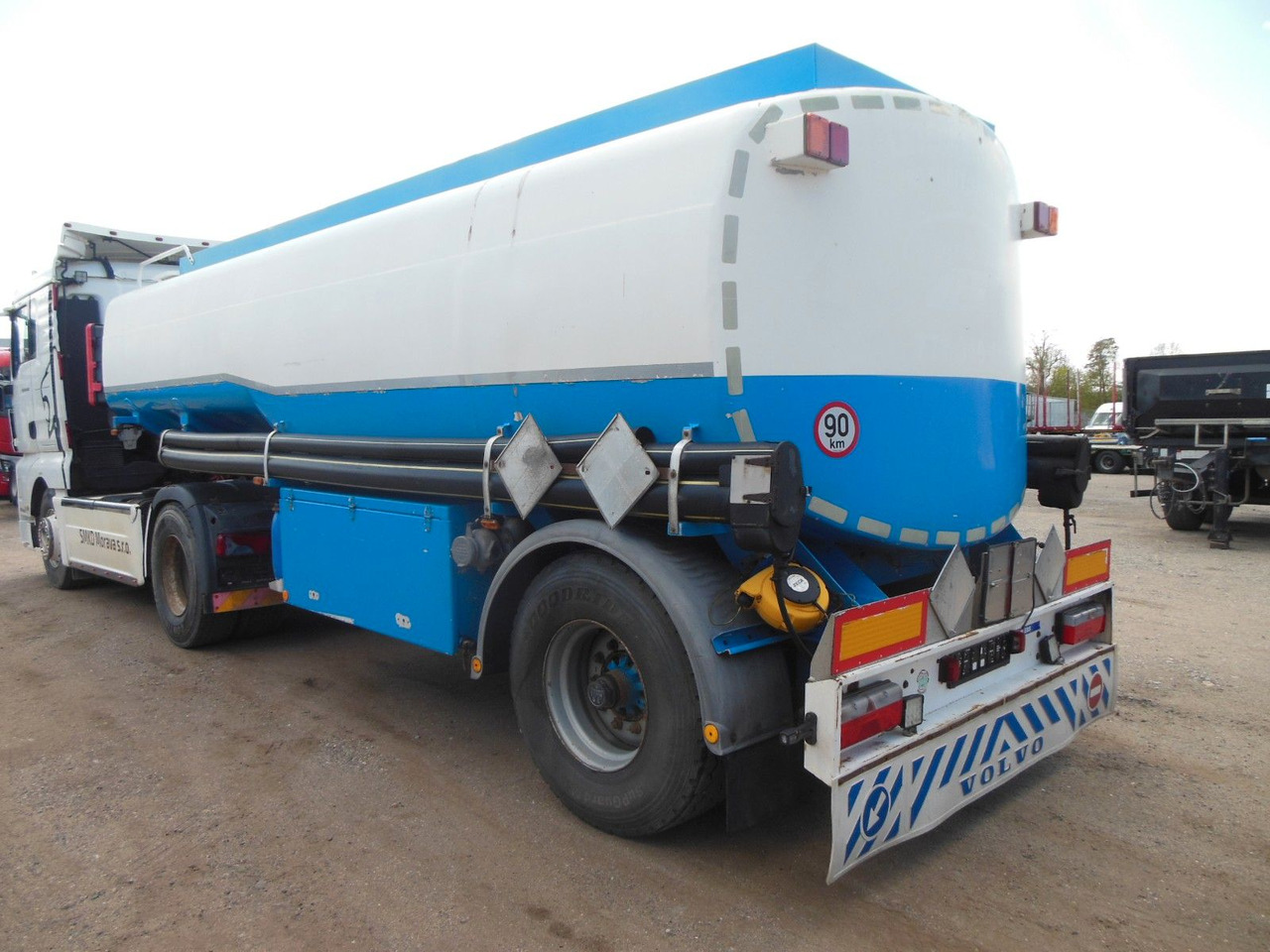WILLIG/HALLER/HLS 240.45/2,NPC 04, 4 KAMMER - Tanker semi-trailer: picture 2 WILLIG/HALLER/HLS 240.45/2,NPC 04, 4 KAMMER - Tanker semi-trailer: picture 2