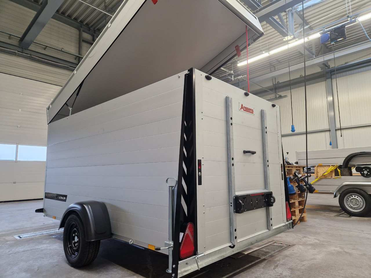 ALUBOXX Deckelanhänger GTB 1500 VT3 Ultra Low 301x151x153cm LED black deal Modell 2025 - Motorcycle trailer: picture 5 ALUBOXX Deckelanhänger GTB 1500 VT3 Ultra Low 301x151x153cm LED black deal Modell 2025 - Motorcycle trailer: picture 5