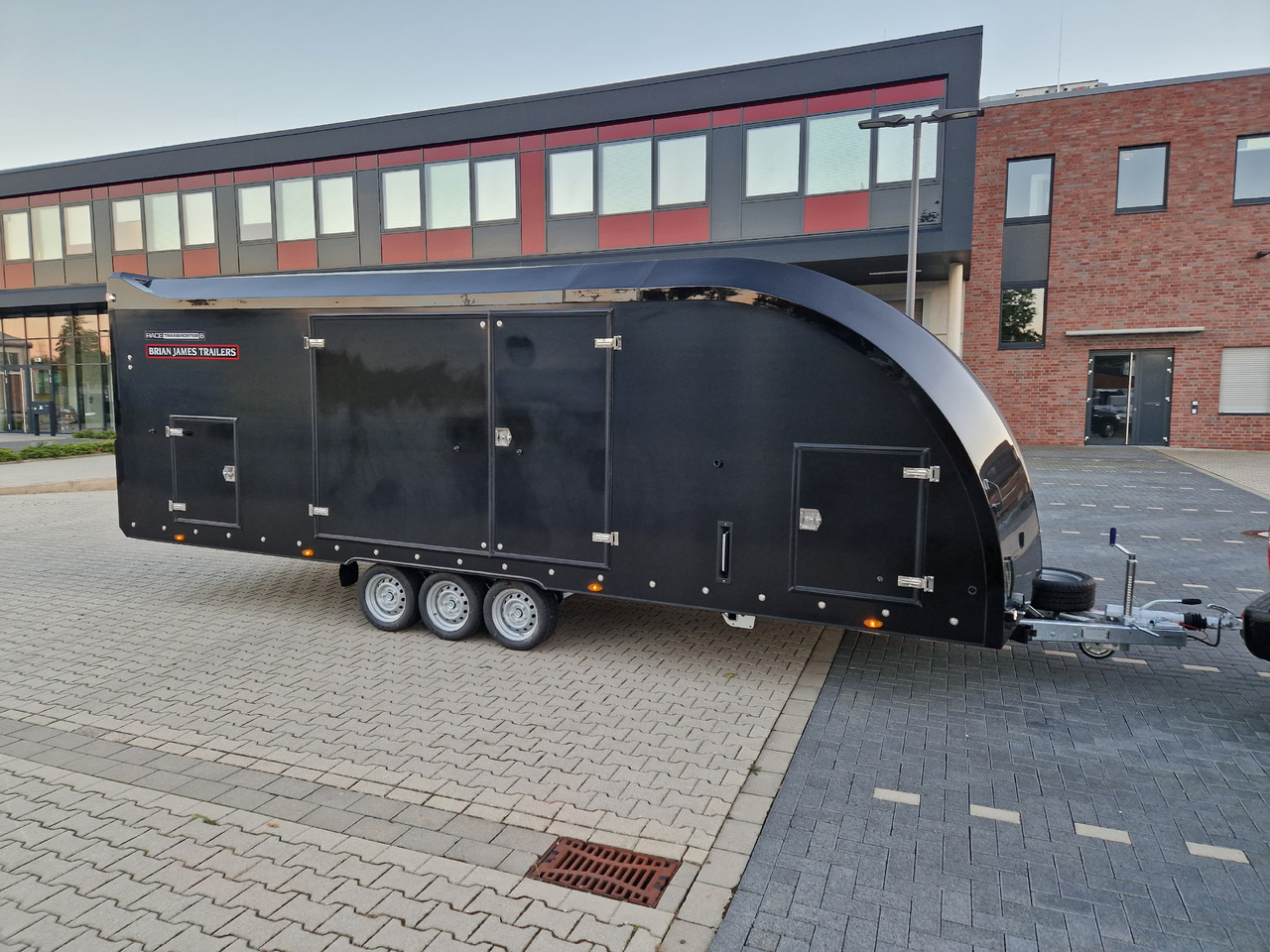 BJT Race Transporter 6 396-3060 650x235x189cm black RFS ASR 13" 3500kg leasing BJT Race Transporter 6 396-3060 650x235x189cm black RFS ASR 13" 3500kg: picture 10