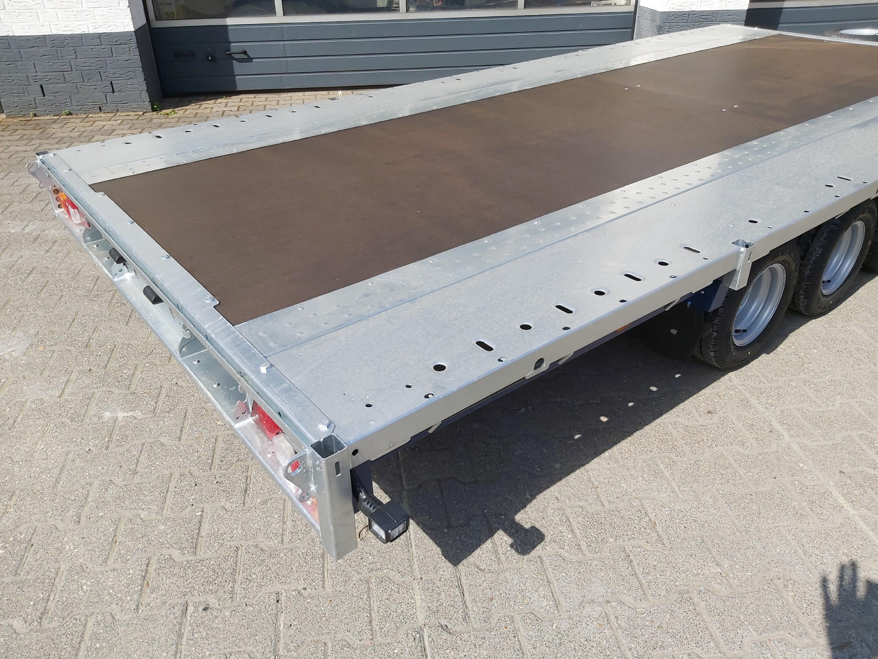 Brian James Trailer CarGO Connect 450x210cm Tridem 10" 3500kg Modell 22 - Dropside/ Flatbed trailer: picture 4 Brian James Trailer CarGO Connect 450x210cm Tridem 10" 3500kg Modell 22 - Dropside/ Flatbed trailer: picture 4