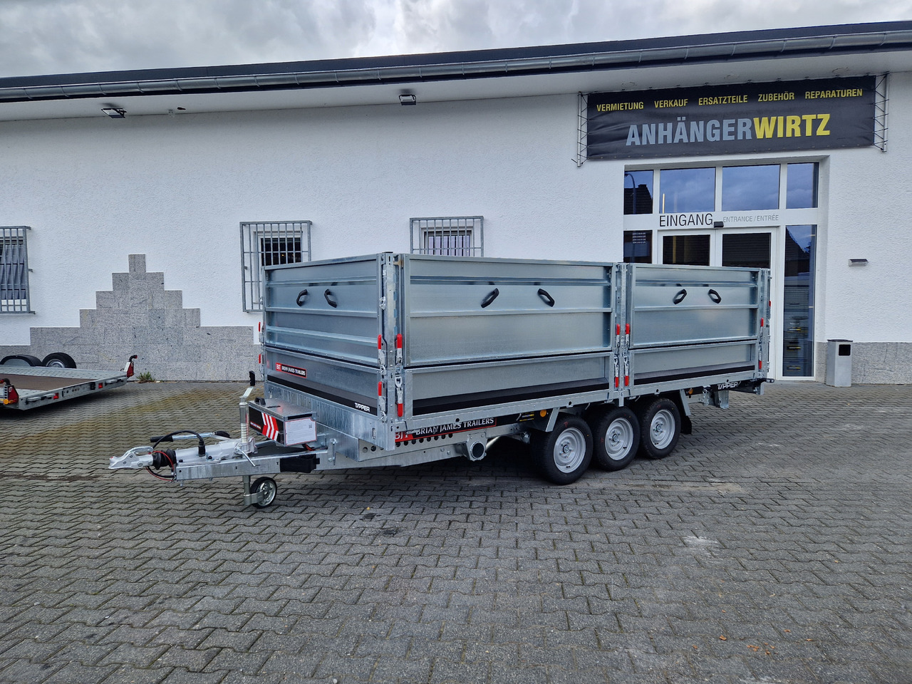 Brian James Trailer Tipper 400x200x100cm Aufsatz elektro blackline LED Tridem 3500kg Modell 24 - Tipper trailer: picture 1 Brian James Trailer Tipper 400x200x100cm Aufsatz elektro blackline LED Tridem 3500kg Modell 24 - Tipper trailer: picture 1