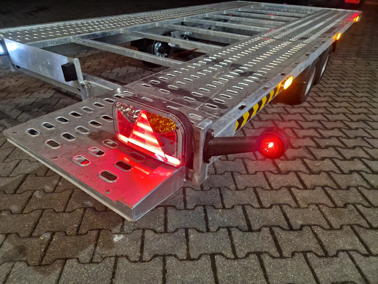 Autotransporter trailer Cartrailer Expert 2745 easyload black 450x216cm ankippbar Winde Reserverad 10" 100km/H 2700kg: picture 19