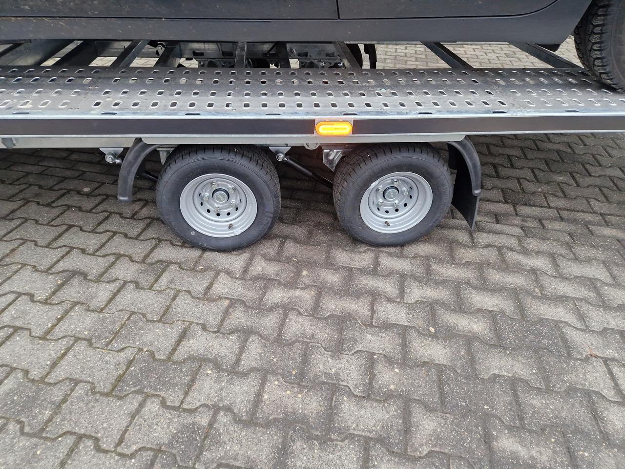 Autotransporter trailer Cartrailer Expert 2745 easyload black 450x216cm ankippbar Winde Reserverad 10" 100km/H 2700kg: picture 7