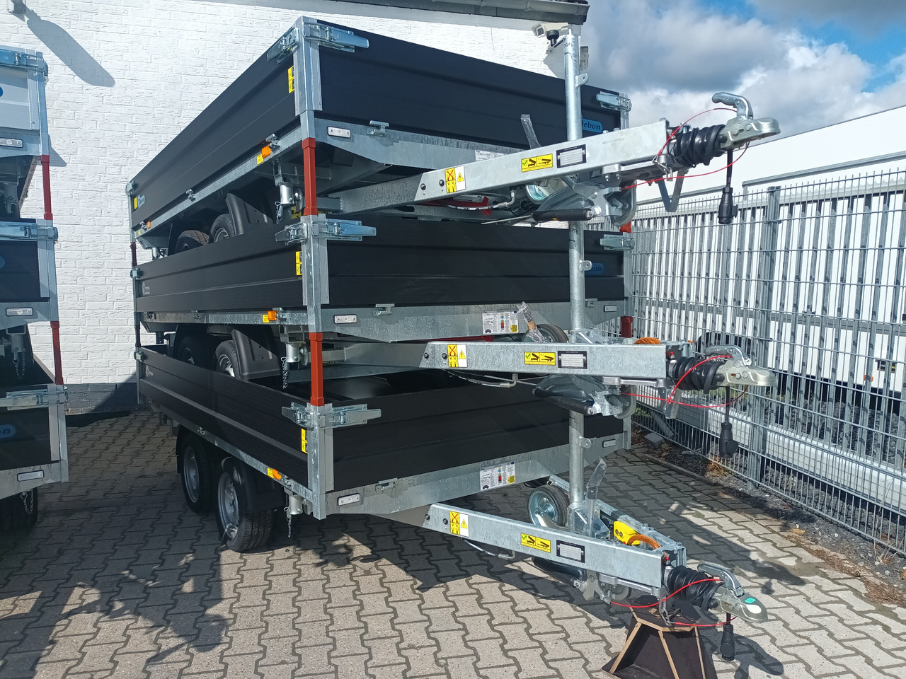 Cheval Liberte Kipper PW 3.3 35 black 330x180x35cm Elektro 3500kg Dezember Aktion - Tipper trailer: picture 1 Cheval Liberte Kipper PW 3.3 35 black 330x180x35cm Elektro 3500kg Dezember Aktion - Tipper trailer: picture 1