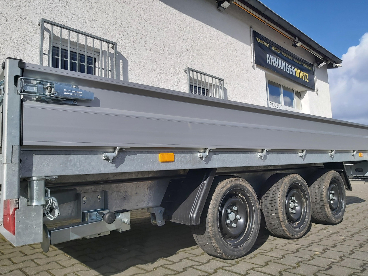 Hapert COBALT HM-3 405x200x30cm Ferro Elektro + NHP Rampen Heckstützen Tridem 3500kg Abverkauf - Tipper trailer: picture 4 Hapert COBALT HM-3 405x200x30cm Ferro Elektro + NHP Rampen Heckstützen Tridem 3500kg Abverkauf - Tipper trailer: picture 4