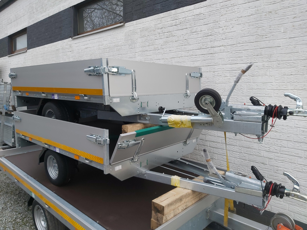 Hochlader light 2014 GE 200x145x30cm niedrig Fahrwerk 10" (XS) 750kg gebremst - Car trailer: picture 1 Hochlader light 2014 GE 200x145x30cm niedrig Fahrwerk 10" (XS) 750kg gebremst - Car trailer: picture 1