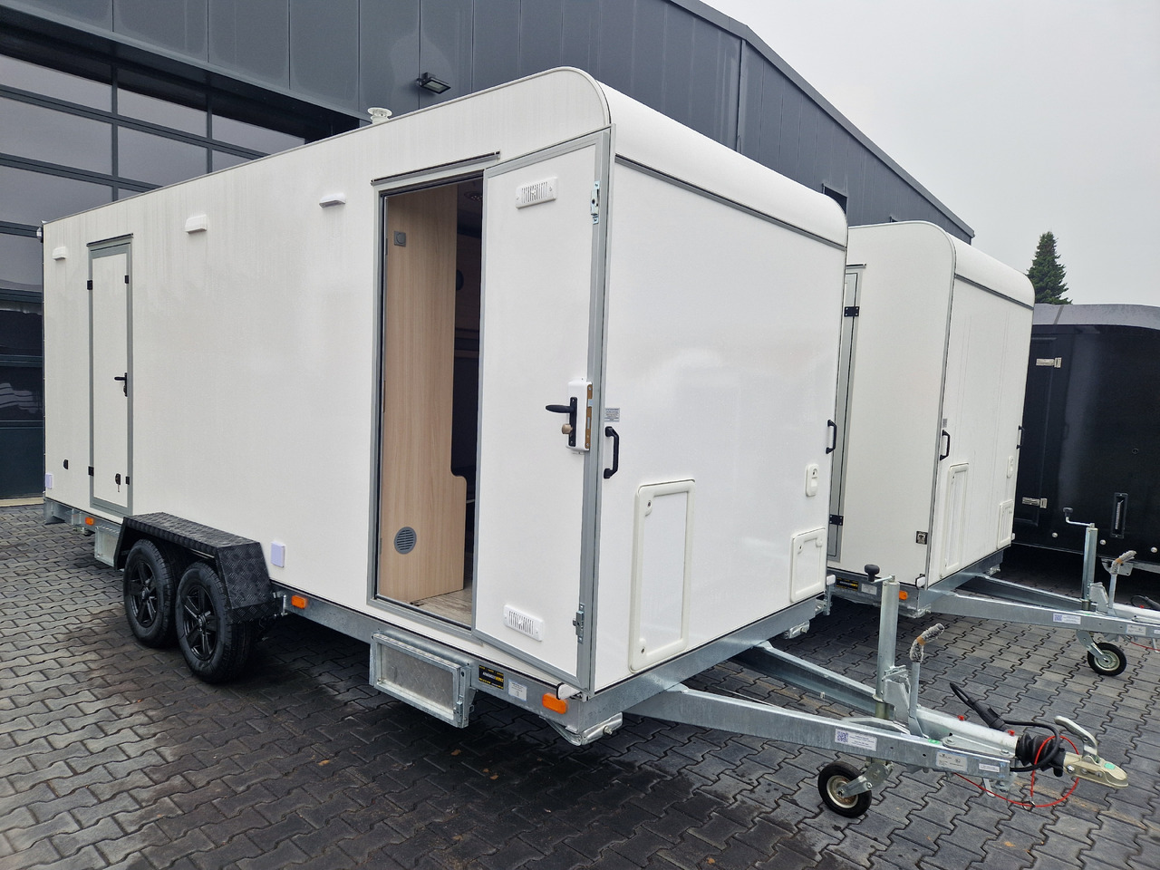 Koffer Sport Camp TFS 550.01 550x200x210cm Laderaum ST & Wohnabteil 2700kg - Caravan: picture 1 Koffer Sport Camp TFS 550.01 550x200x210cm Laderaum ST & Wohnabteil 2700kg - Caravan: picture 1