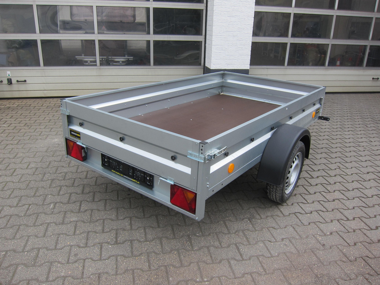 PKW Anhänger Trailstar Pratik 236 236x129x30cm ankippbar (XS) 750kg Mai Aktion - Motorcycle trailer: picture 4 PKW Anhänger Trailstar Pratik 236 236x129x30cm ankippbar (XS) 750kg Mai Aktion - Motorcycle trailer: picture 4