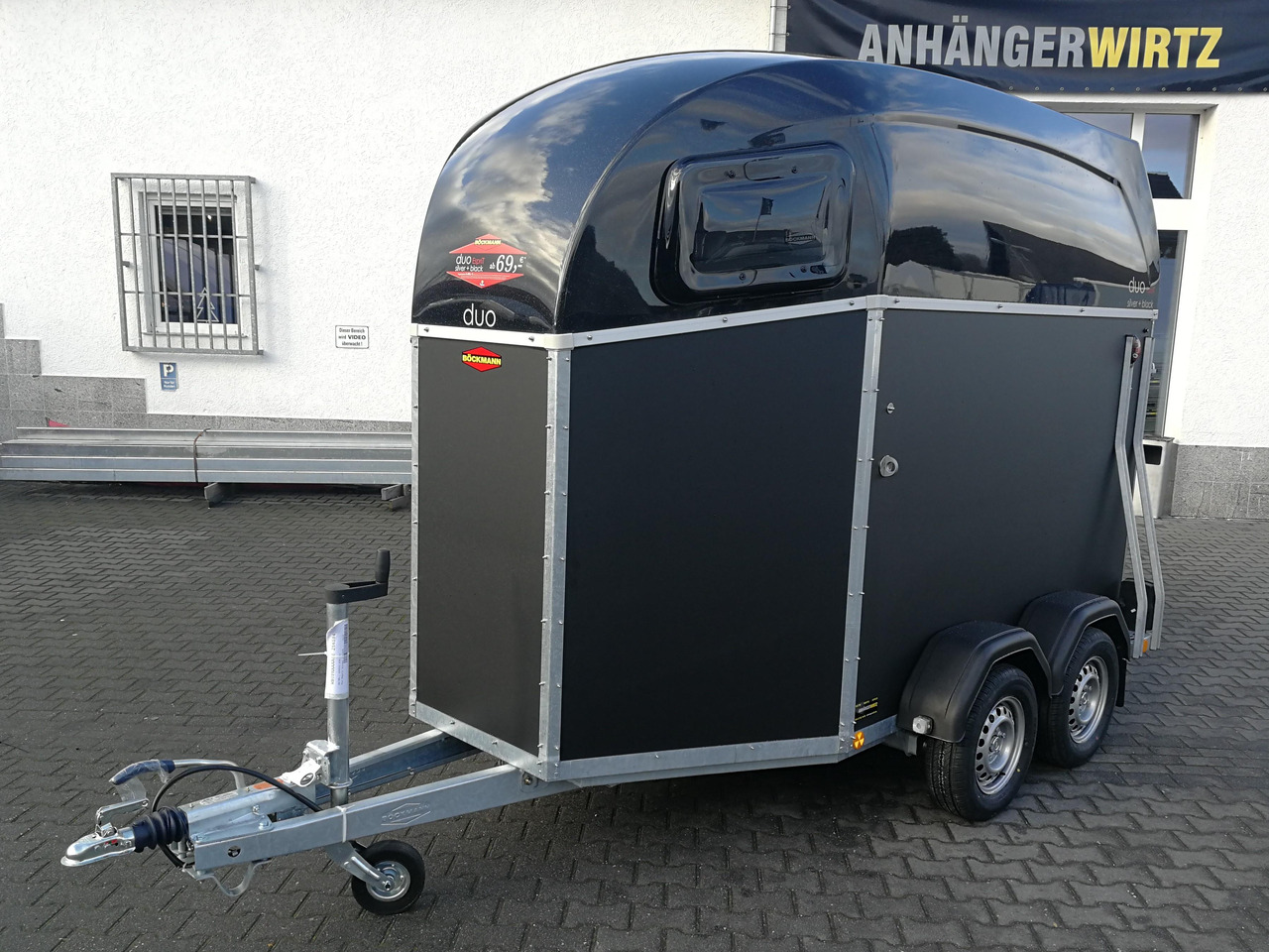 Pferdeanhänger Böckmann DUO Esprit silver black Haube schwarz 2400kg Modell 2024 - Horse trailer: picture 2 Pferdeanhänger Böckmann DUO Esprit silver black Haube schwarz 2400kg Modell 2024 - Horse trailer: picture 2