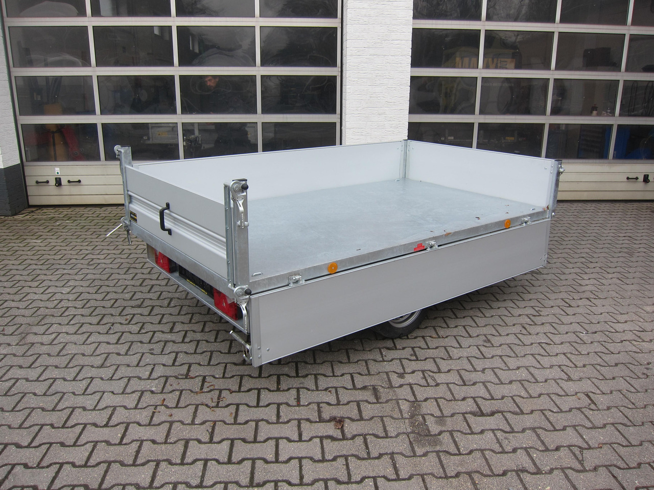 Pongratz Kipper RK 2600/15 G-AL Elektrisch + Notpumpe 260x151x36cm Stahlboden Pendel 13" 1800kg - Tipper trailer: picture 5 Pongratz Kipper RK 2600/15 G-AL Elektrisch + Notpumpe 260x151x36cm Stahlboden Pendel 13" 1800kg - Tipper trailer: picture 5