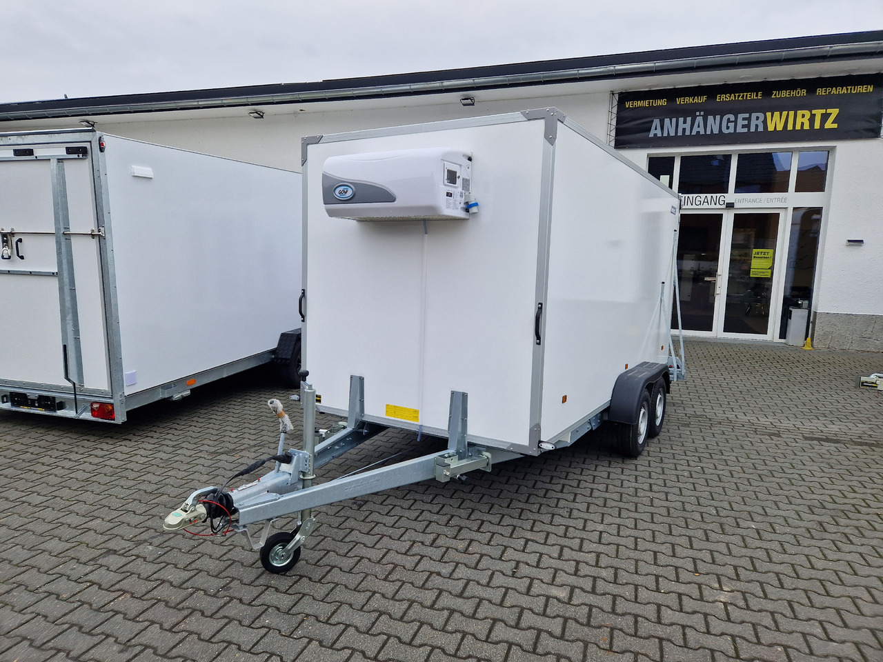 Tiefkühlanhänger 2719 F4 408x175x190cm GOVI Arktik 2000P Aluboden 2700kg - Refrigerator trailer: picture 2 Tiefkühlanhänger 2719 F4 408x175x190cm GOVI Arktik 2000P Aluboden 2700kg - Refrigerator trailer: picture 2