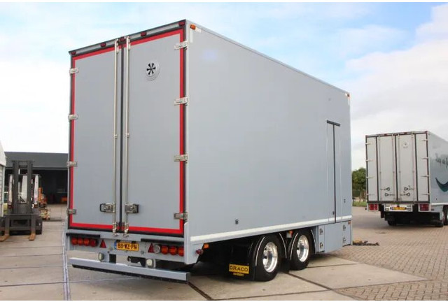 DRACO Middenas aanhangwagen bloemen / planten verkoopwagen - Closed box trailer: picture 5 DRACO Middenas aanhangwagen bloemen / planten verkoopwagen - Closed box trailer: picture 5