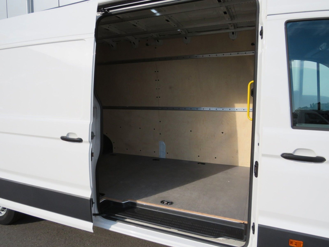 VOLKSWAGEN Crafter 35 L4H3 Kasten Euro6 Klima ZV - Panel van: picture 2 VOLKSWAGEN Crafter 35 L4H3 Kasten Euro6 Klima ZV - Panel van: picture 2