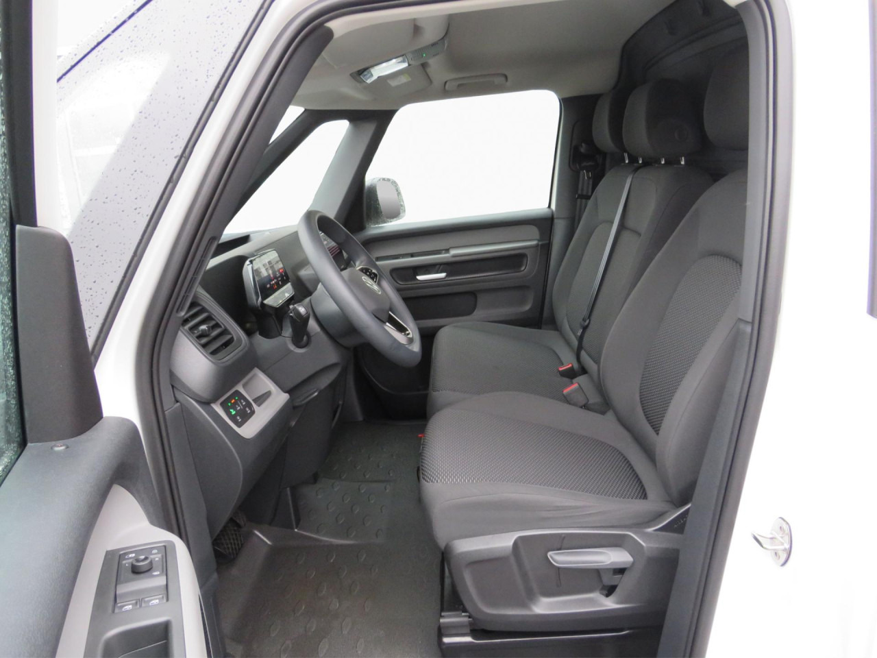 VOLKSWAGEN ID. Buzz Cargo 150 kW Klima AHK Navi ZV - Small van, Electric van: picture 3 VOLKSWAGEN ID. Buzz Cargo 150 kW Klima AHK Navi ZV - Small van, Electric van: picture 3