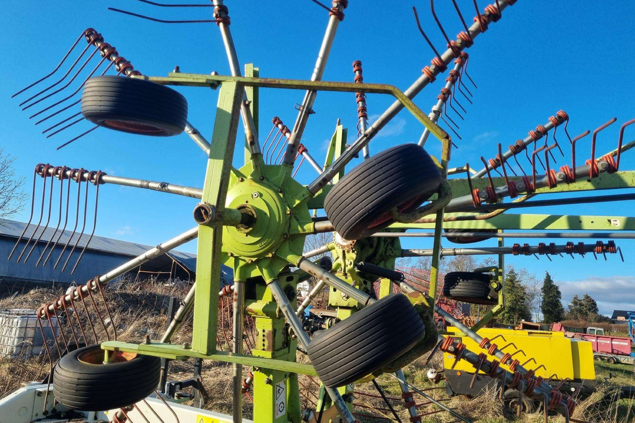 Claas Liner 680 - Tedder/ Rake: picture 2 Claas Liner 680 - Tedder/ Rake: picture 2