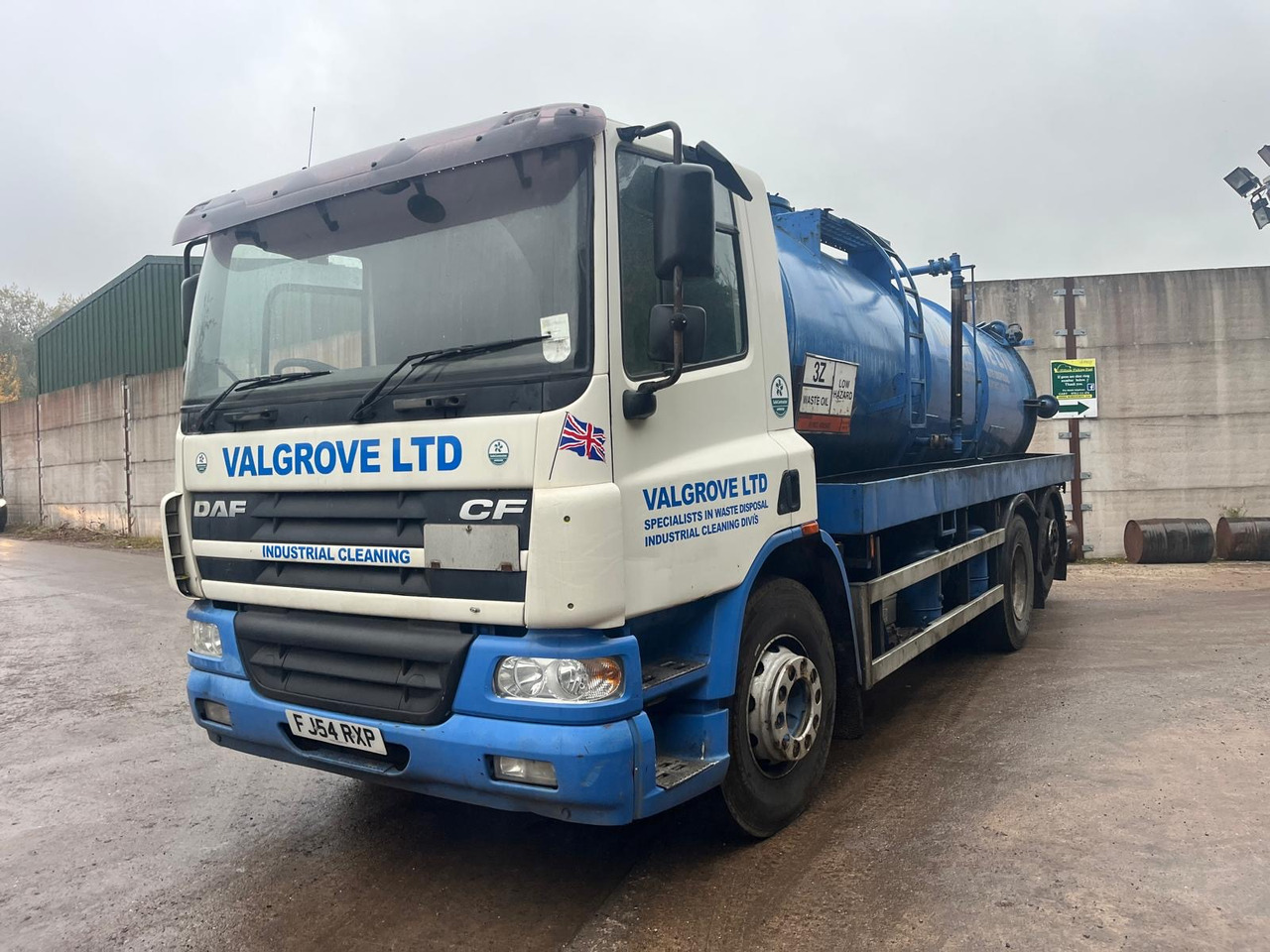 DAF 75 CF - Tanker truck: picture 1 DAF 75 CF - Tanker truck: picture 1