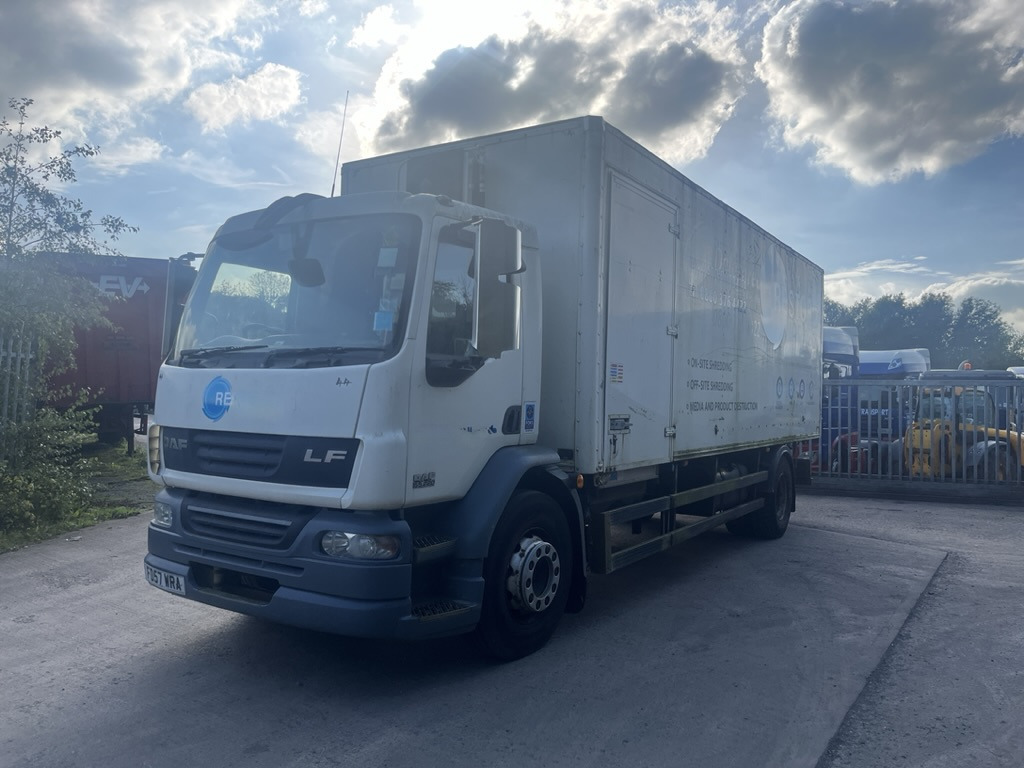 Daf 55LF 220 4x2 Box Van - Closed box van: picture 2 Daf 55LF 220 4x2 Box Van - Closed box van: picture 2