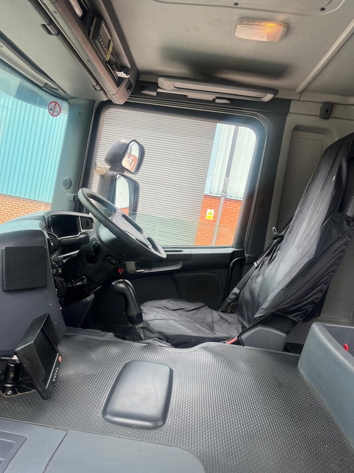 Tipper Scania P410 8x4 Tipper: picture 12