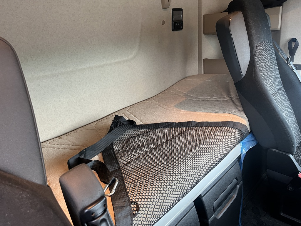 Mercedes Actros 2545 6x2 Tractor Unit - Tractor unit: picture 5 Mercedes Actros 2545 6x2 Tractor Unit - Tractor unit: picture 5