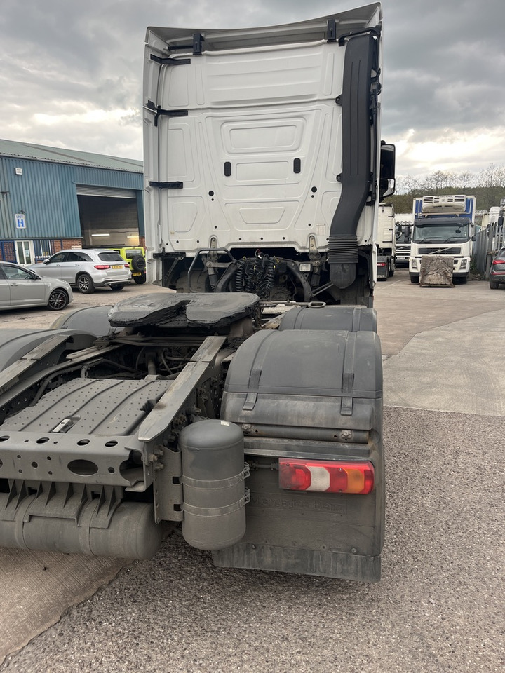 Mercedes Actros 2545 6x2 Tractor Unit - Tractor unit: picture 3 Mercedes Actros 2545 6x2 Tractor Unit - Tractor unit: picture 3