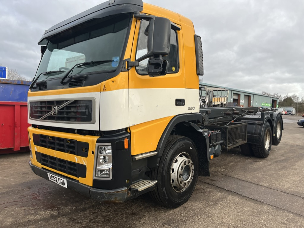 Volvo FM9 260 Chassis Cab - Cab chassis truck: picture 1 Volvo FM9 260 Chassis Cab - Cab chassis truck: picture 1