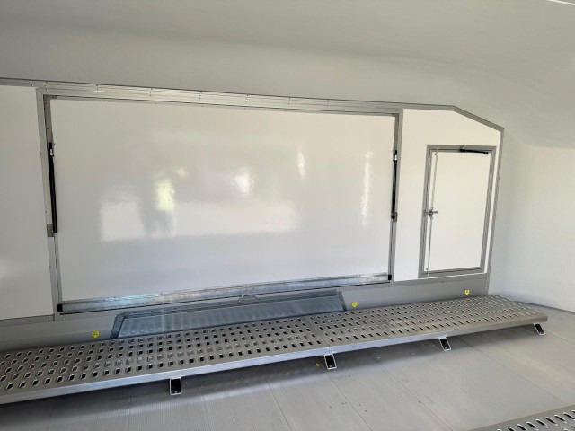 Cheval Liberte Debon Roadster C 1000 Sandwich 3500 kg, 100 km/h, 495x202x202cm - Closed box trailer: picture 4 Cheval Liberte Debon Roadster C 1000 Sandwich 3500 kg, 100 km/h, 495x202x202cm - Closed box trailer: picture 4