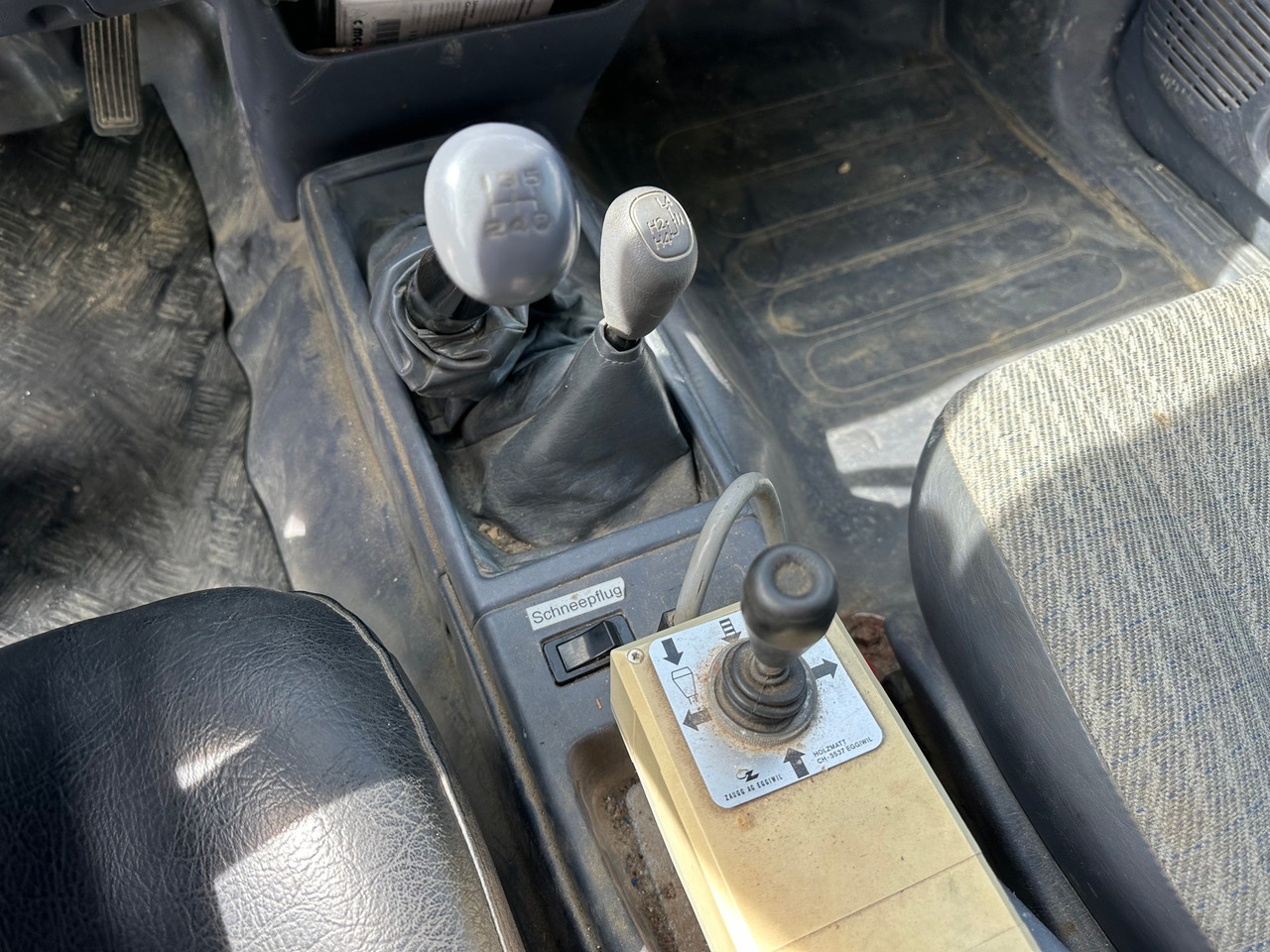 TOYOTA Hilux 4WD 4x4 Winterdienst Kipper - Tipper van: picture 5 TOYOTA Hilux 4WD 4x4 Winterdienst Kipper - Tipper van: picture 5