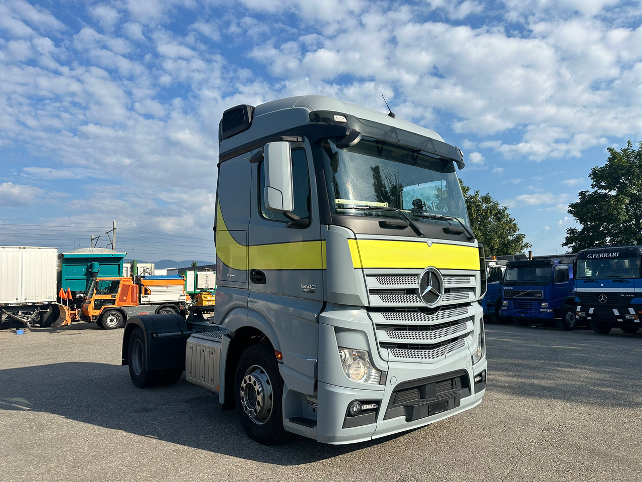 Mercedes Actros 18.48 18.41 18.40 18.44 18.46 18.45 18.42 18.48 - Tractor unit: picture 2 Mercedes Actros 18.48 18.41 18.40 18.44 18.46 18.45 18.42 18.48 - Tractor unit: picture 2