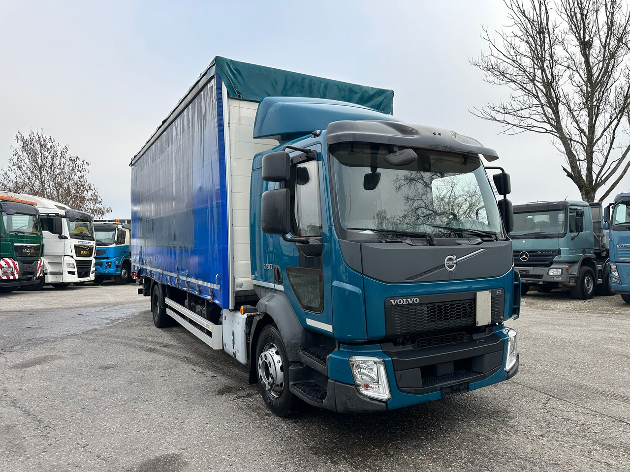 VOLVO FL 280 4x2 Hebebühne - Curtain side truck: picture 5 VOLVO FL 280 4x2 Hebebühne - Curtain side truck: picture 5