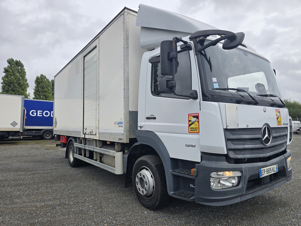 MERCEDES-BENZ Atego 1218 - Bo - LIFT - SIDE DOOR - ADR - Box truck: picture 1 MERCEDES-BENZ Atego 1218 - Bo - LIFT - SIDE DOOR - ADR - Box truck: picture 1