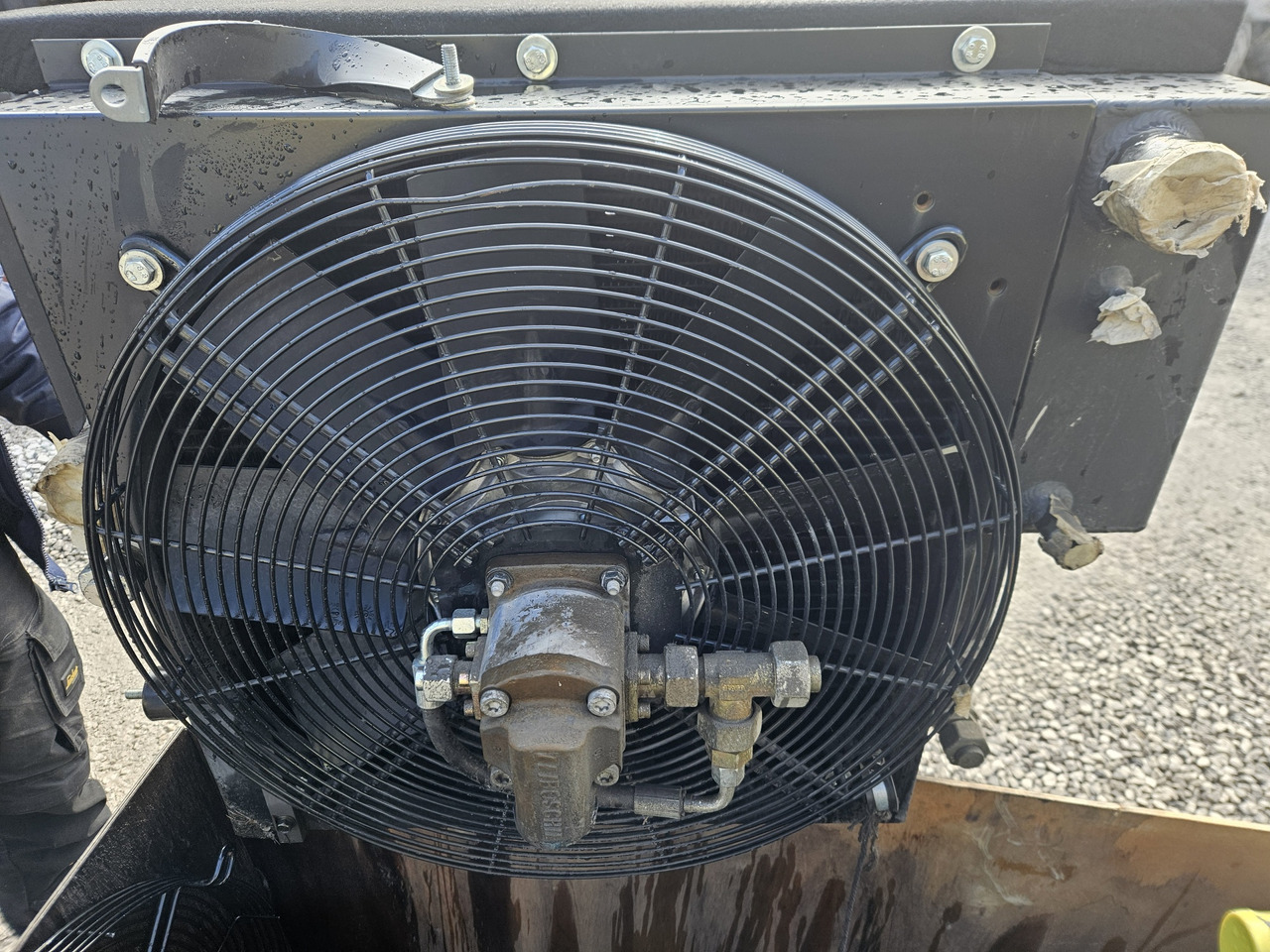 AKG water cooling radiator 15202285 - Radiator for Loader: picture 4 AKG water cooling radiator 15202285 - Radiator for Loader: picture 4