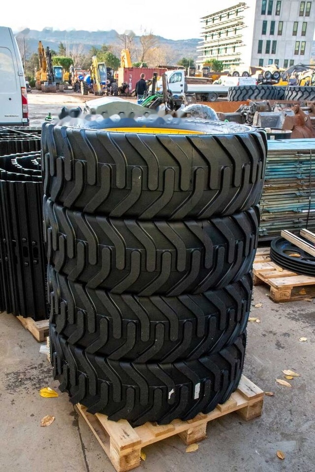 Bandenmarkt 315/70R22.5 - Wheel and tire package: picture 2 Bandenmarkt 315/70R22.5 - Wheel and tire package: picture 2