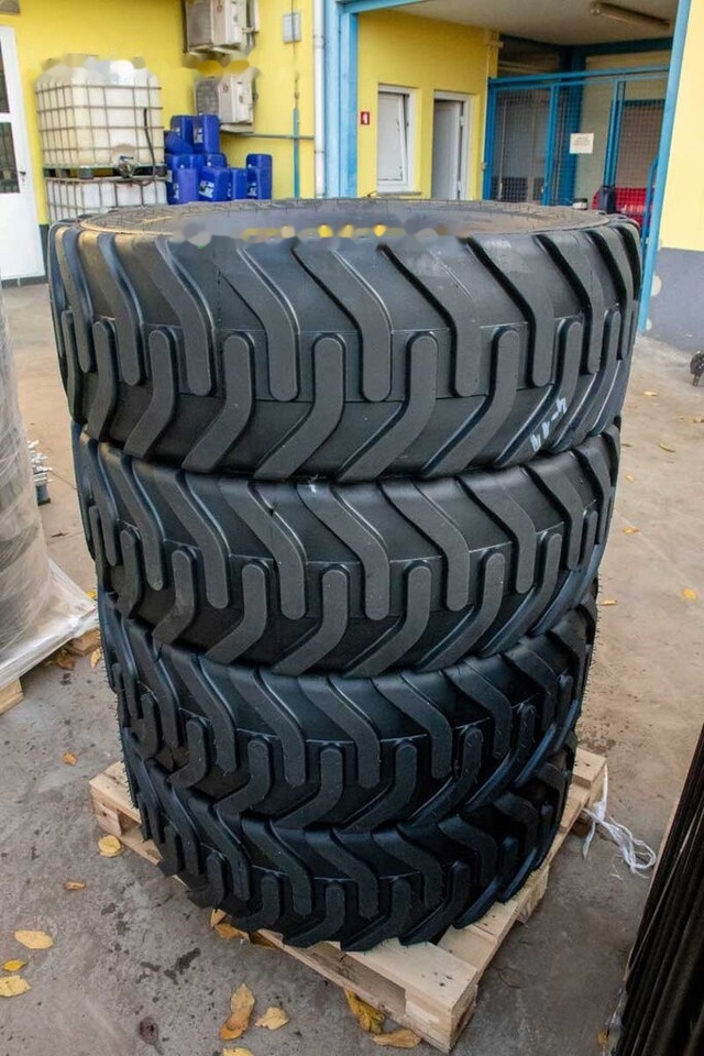 Bandenmarkt 315/70R22.5 - Wheel and tire package: picture 3 Bandenmarkt 315/70R22.5 - Wheel and tire package: picture 3