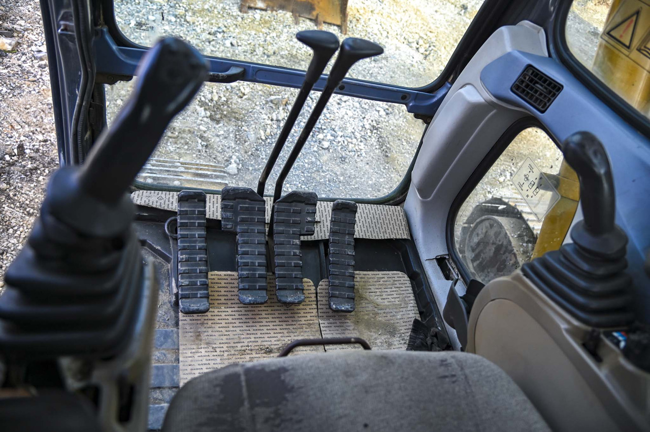 Crawler excavator CASE CX240B: picture 39