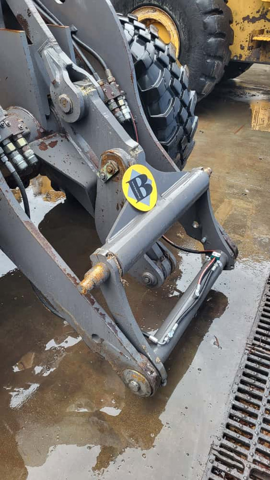 Quick coupler 2813127 for Volvo L40, L40B, L45, L45B - Quick coupler for Wheel loader: picture 3 Quick coupler 2813127 for Volvo L40, L40B, L45, L45B - Quick coupler for Wheel loader: picture 3