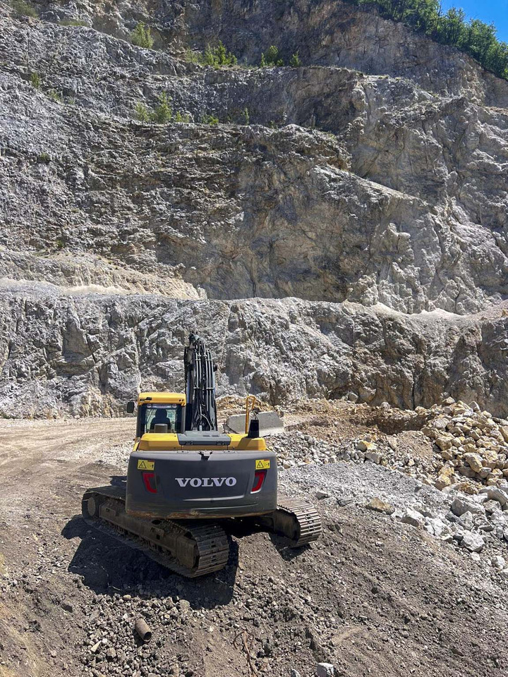 VOLVO EC220D - Crawler excavator: picture 3 VOLVO EC220D - Crawler excavator: picture 3