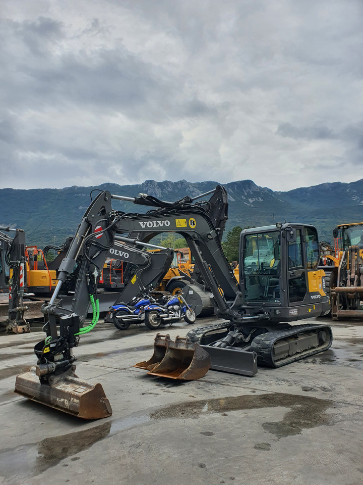 VOLVO EC60E - Mini excavator: picture 3 VOLVO EC60E - Mini excavator: picture 3