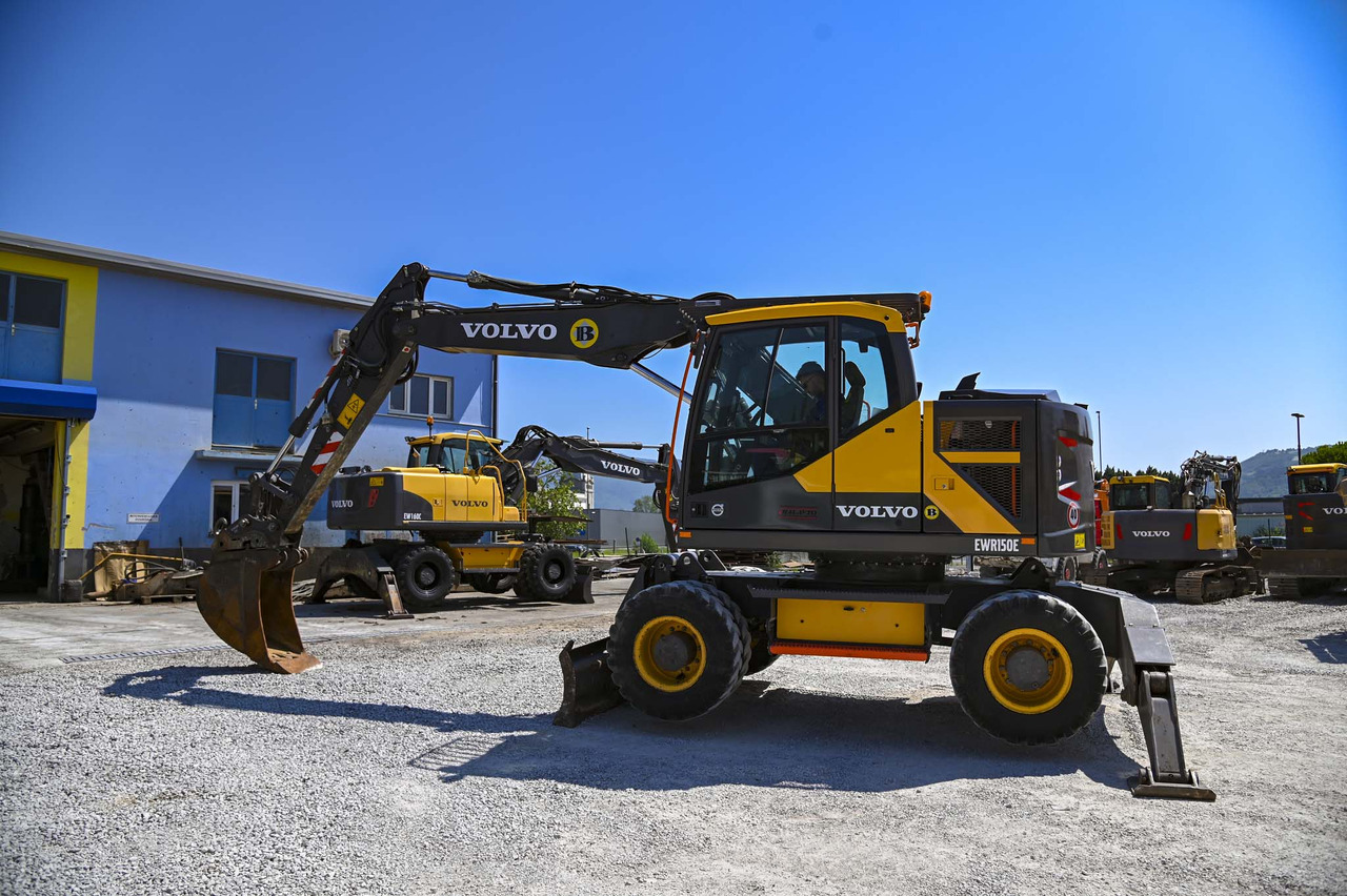 VOLVO EWR150E - Wheel loader: picture 3 VOLVO EWR150E - Wheel loader: picture 3
