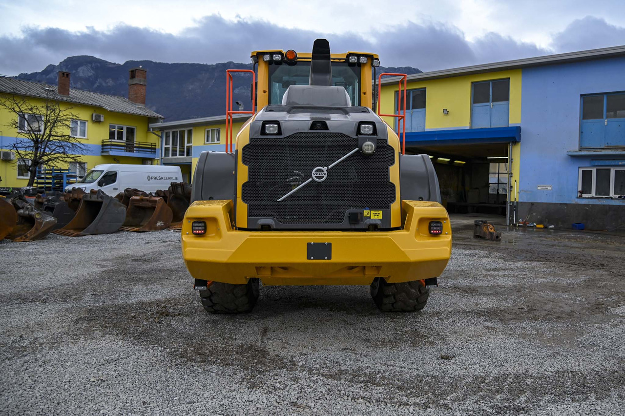 Volvo L120H - Wheel loader: picture 5 Volvo L120H - Wheel loader: picture 5
