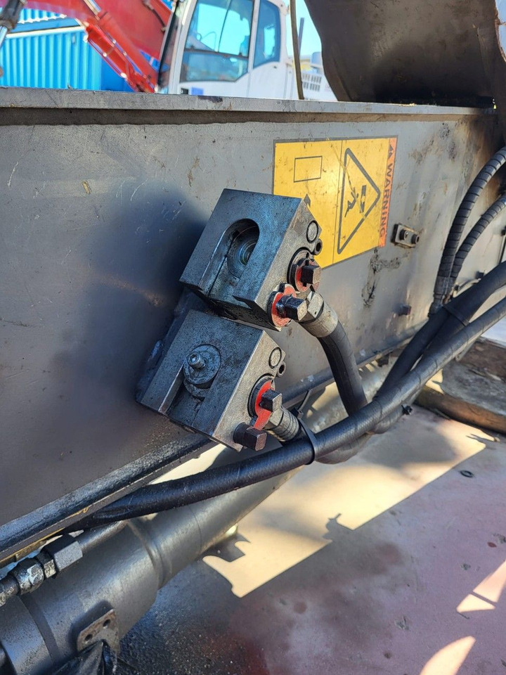 Volvo bucket cylinder 14610685 - Hydraulic cylinder for Excavator: picture 5 Volvo bucket cylinder 14610685 - Hydraulic cylinder for Excavator: picture 5