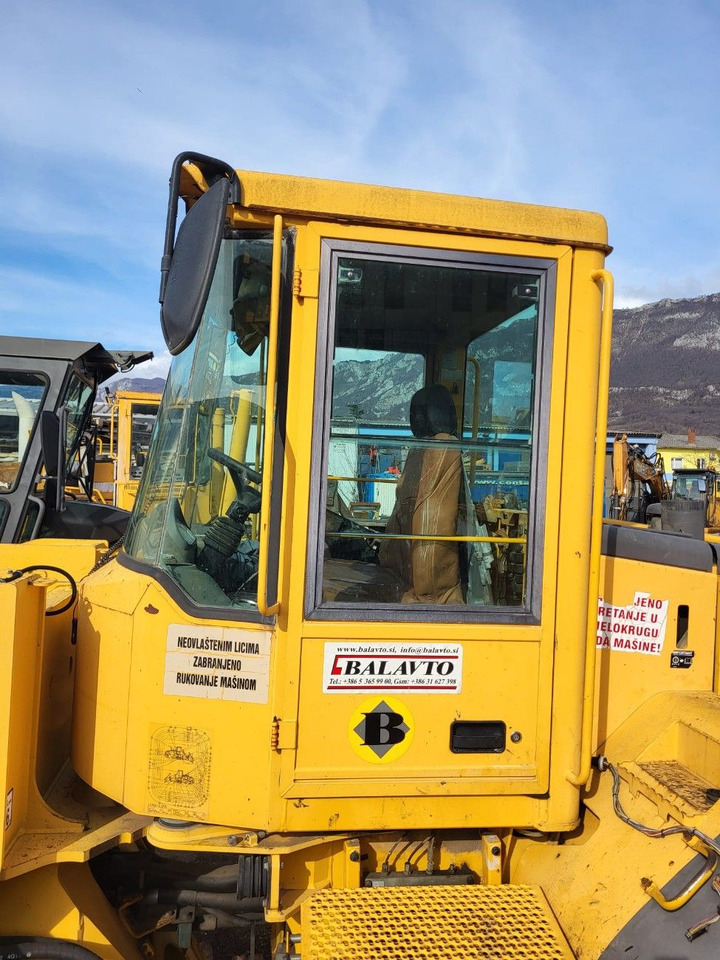 Volvo cabin 33369 - Cab for Wheel loader: picture 4 Volvo cabin 33369 - Cab for Wheel loader: picture 4