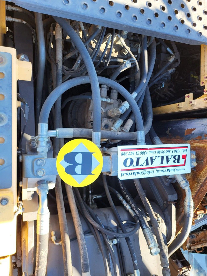 Volvo main control valve 14577600 - Hydraulic valve for Excavator: picture 1 Volvo main control valve 14577600 - Hydraulic valve for Excavator: picture 1