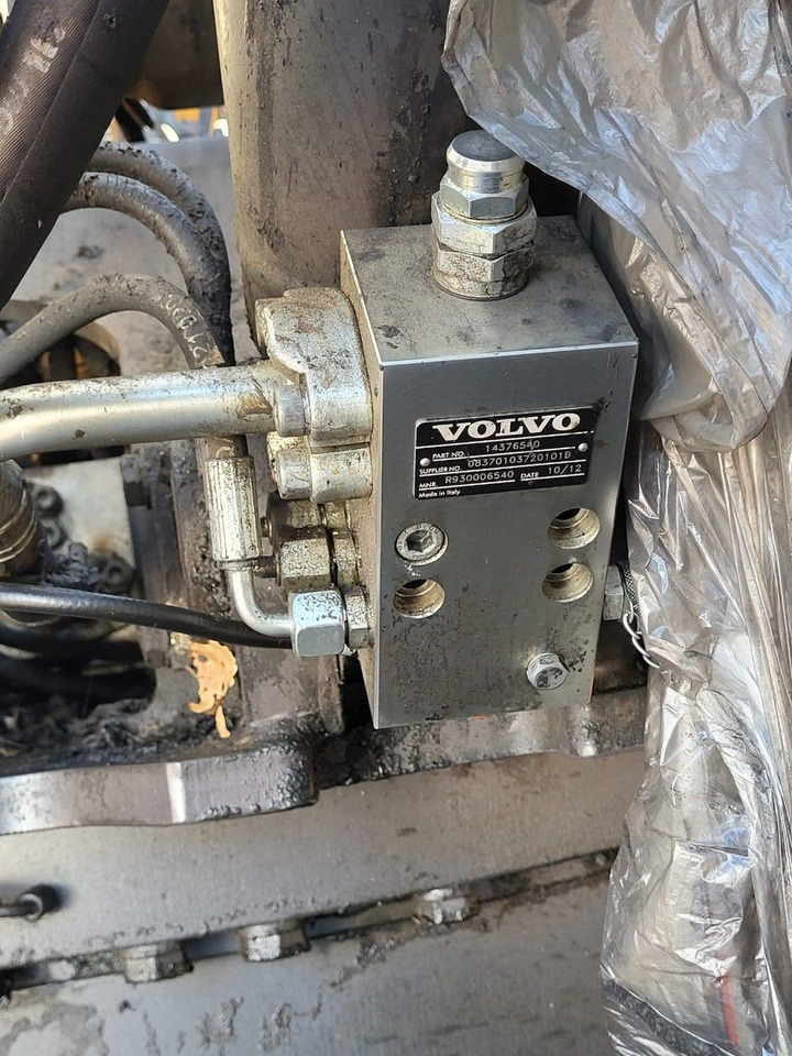Volvo safety valve 14376540 - Hydraulic valve for Excavator: picture 3 Volvo safety valve 14376540 - Hydraulic valve for Excavator: picture 3
