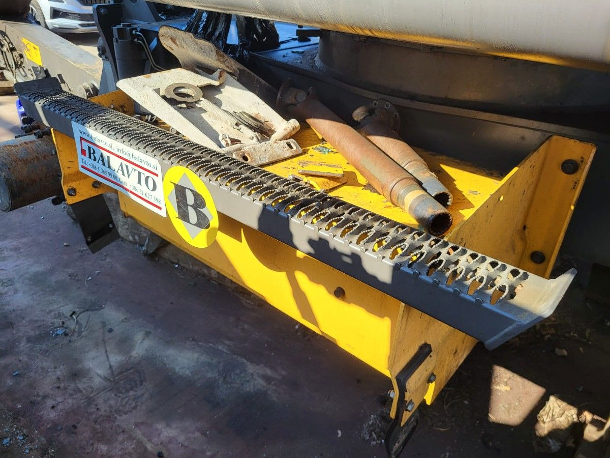 Volvo steps 14622725 - Footstep for Excavator: picture 4 Volvo steps 14622725 - Footstep for Excavator: picture 4