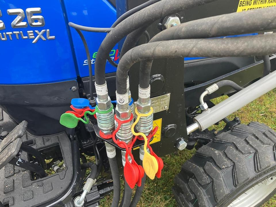 Kleintraktor Solis S26 Shuttle XL mit Frontlader - Compact tractor: picture 4 Kleintraktor Solis S26 Shuttle XL mit Frontlader - Compact tractor: picture 4