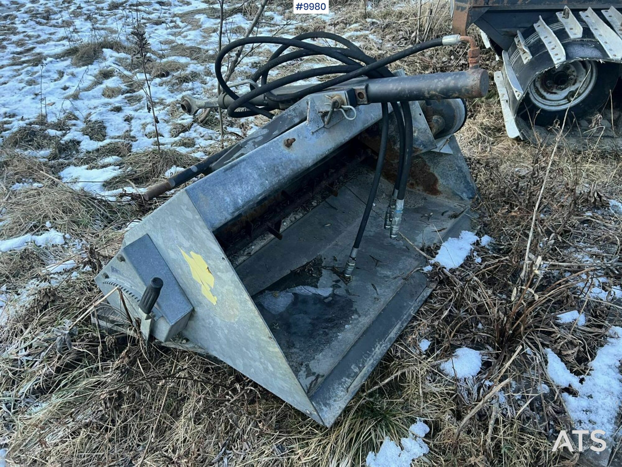 Fjaras sand spreader 250L - Sand/ Salt spreader: picture 1 Fjaras sand spreader 250L - Sand/ Salt spreader: picture 1