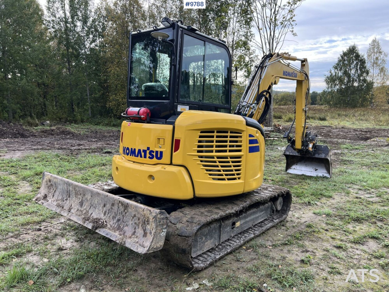 KOMATSU PC55MR-5E0 Excavator with attachments (SEE VIDEO) - Mini excavator: picture 4 KOMATSU PC55MR-5E0 Excavator with attachments (SEE VIDEO) - Mini excavator: picture 4