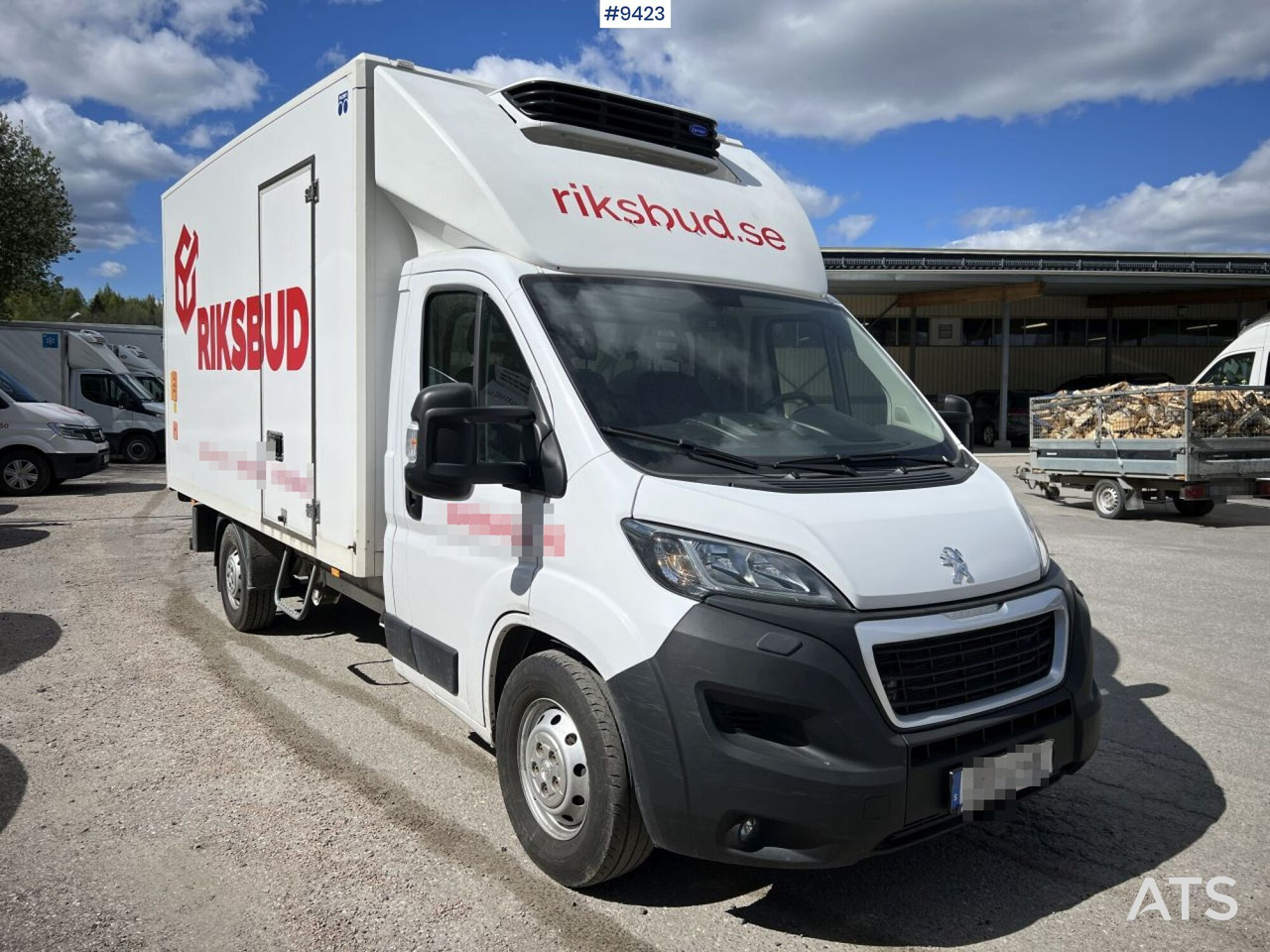 PEUGOT BOXER Box Truck with refrigeration unit and Tail Lift - Box truck: picture 2 PEUGOT BOXER Box Truck with refrigeration unit and Tail Lift - Box truck: picture 2
